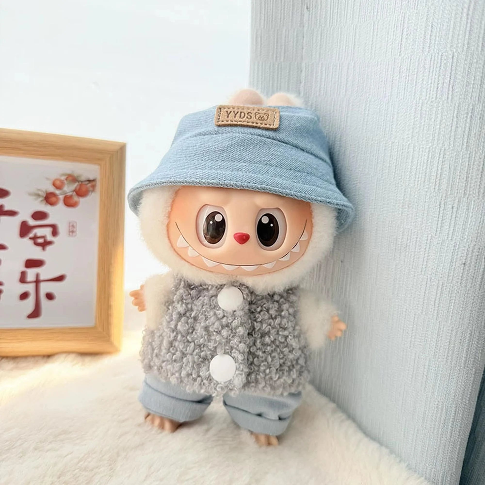 Labubu Clothes Labubu Blue Yyds Cowboy Hat + Grey Double-Buckle Circle Shirt Two-Piece Set