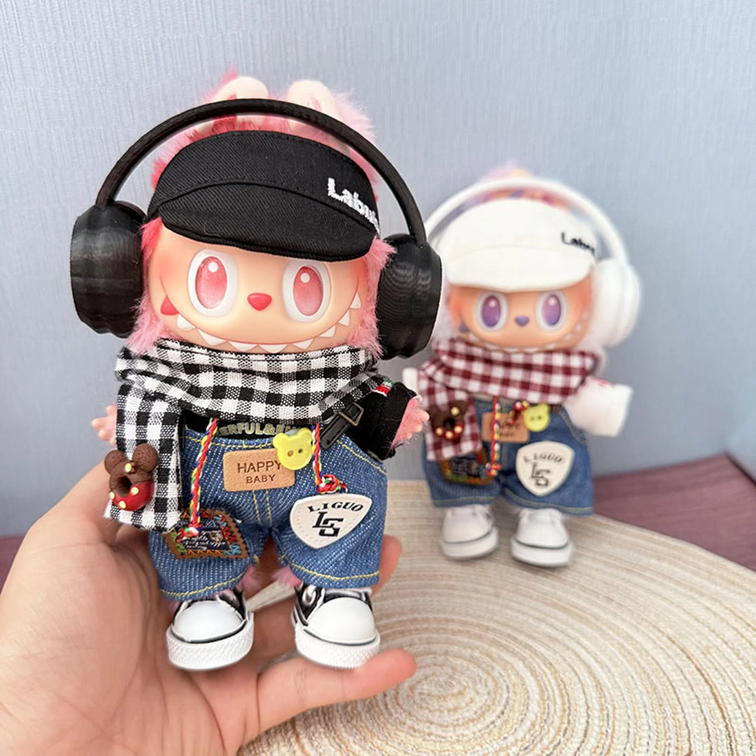 Labubu Clothes Labubu Happy Pizza Outfit: Black Bubu Cap + Black Canvas Shoes + Black Headphones
