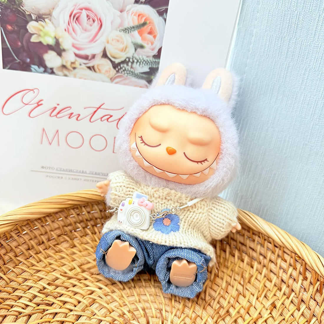Labubu Clothes Labubu Kd White Camera + Blue Turn-Up Jeans + Blue Six-Petal Flower Sweater