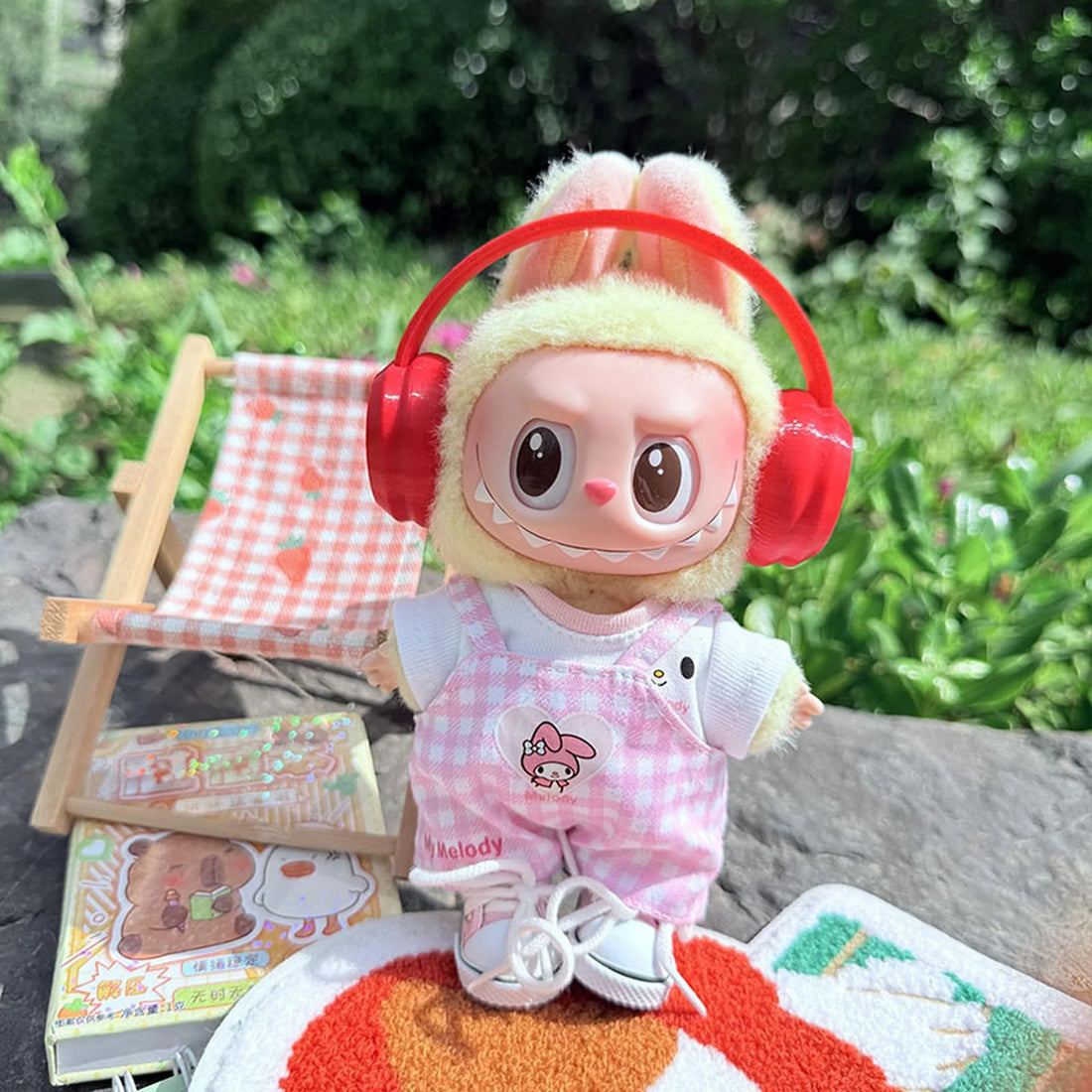labubu-clothes-picnic-overalls-set-in-pink-red-headphones-pink-canvas-shoes