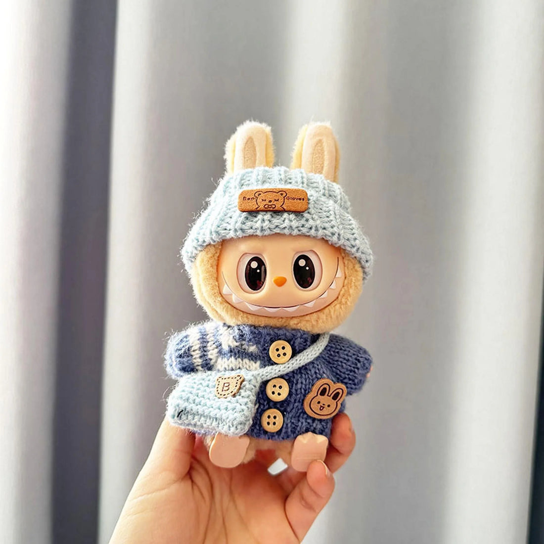 Labubu Clothes Labubu Striped Button Blue Sweater + Blue Turned-Up Bear Hat + Knit Blue B Bag