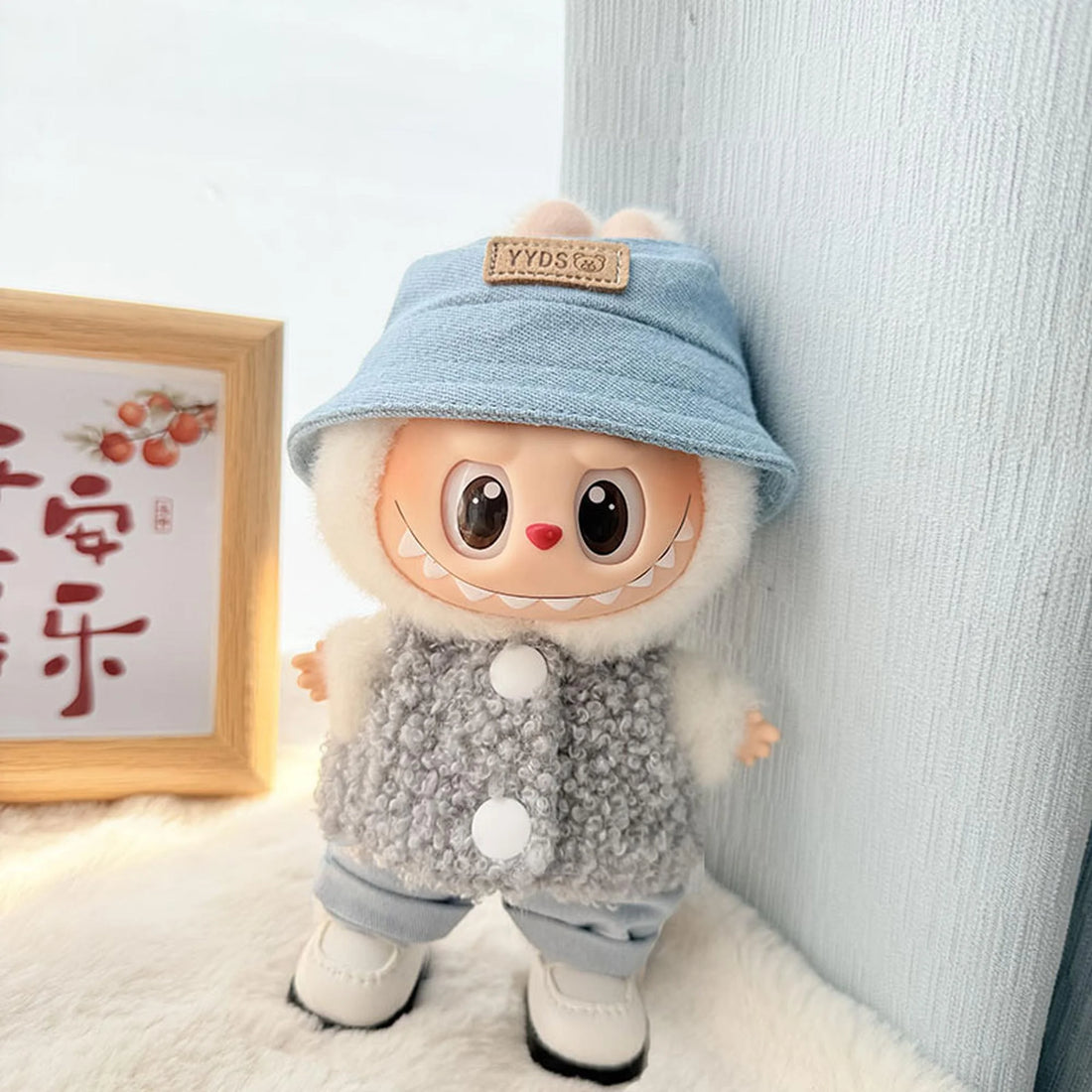 Labubu Clothes Labubu White Square-Toe Shoes + Blue Yyds Denim Hat + Gray Double-Buckle Sweater
